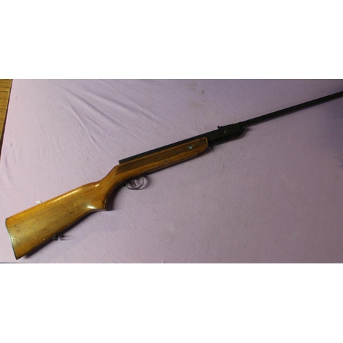 208 - Relum Jelly break barrel .22 air rifle with sling hooks.
Overall length 109cm