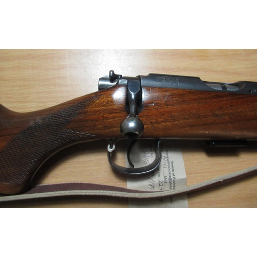 403 - Brno mod 2 .22 rifle, with 1x detachable magazine, barrel screw cut for sound moderator, complete wi... 