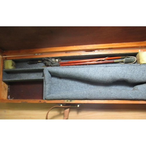 301 - Rectangular wood gun case with leather strap