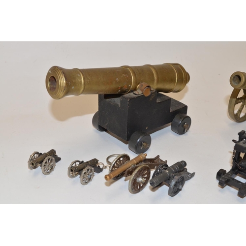 12 - Collection of non functioning model cannons , including keyring models, naval and field cannons etc ... 