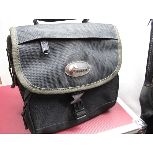 1211 - Various camera bags including Lowepro, Fotima, various holster bags, etc (Qty)