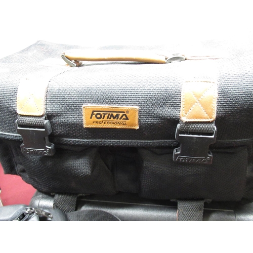 1211 - Various camera bags including Lowepro, Fotima, various holster bags, etc (Qty)