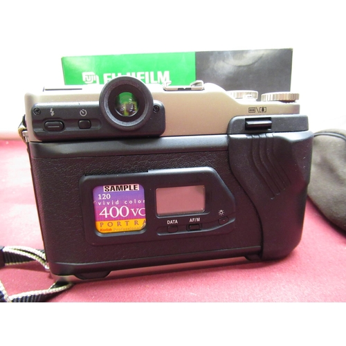 1193 - Fuji GA645Zi medium format camera with box, instructions and soft case (camera does appear to work)