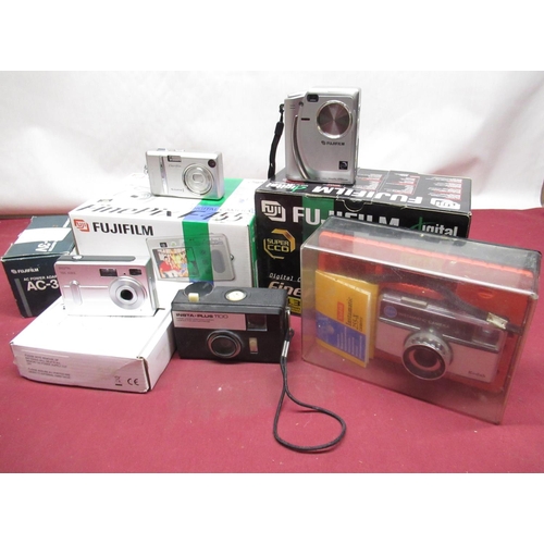 1190 - Fuji FinePix 4700 zoom with box, Fuji Fine Pix F455 digital camera including box, cased Kodak Instam... 