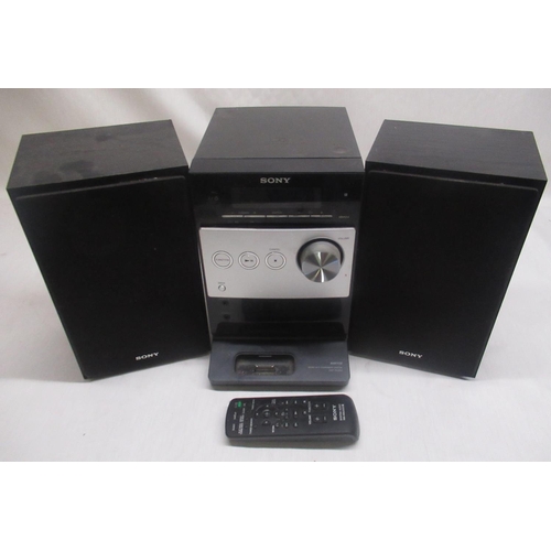 434 - Sony CD & MP3 stereo player with two Sony speakers