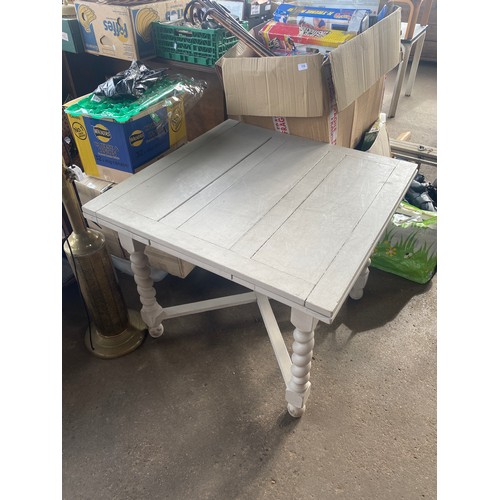 567 - Painted grey rectangular extending table
