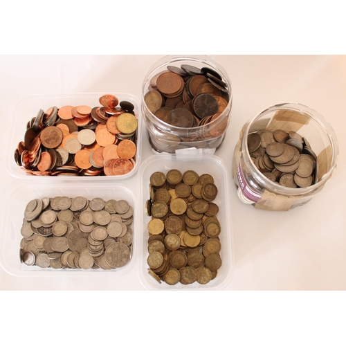 699 - Collection of post-1946 UK coinage to include both pre-decimal and modern decimal (5 tubs)