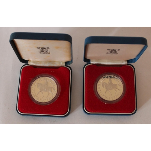 736 - Pair of 1977 Queens Silver Jubilee silver proof crowns, encapsulated and in original Royal Mint boxe... 