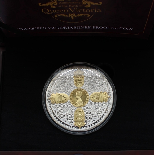 687 - 200th anniversary Birth of Queen Victoria fine silver proof £10 medallion coin (155.3g), in original... 