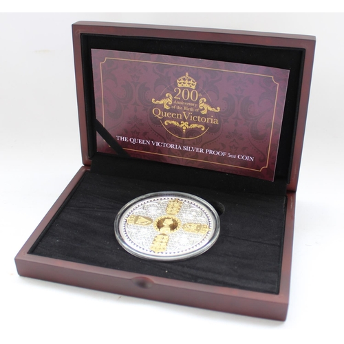 687 - 200th anniversary Birth of Queen Victoria fine silver proof £10 medallion coin (155.3g), in original... 