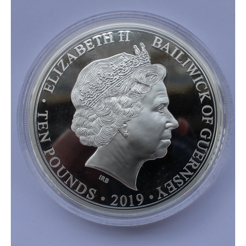 687 - 200th anniversary Birth of Queen Victoria fine silver proof £10 medallion coin (155.3g), in original... 