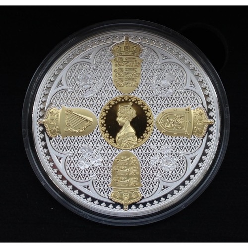 687 - 200th anniversary Birth of Queen Victoria fine silver proof £10 medallion coin (155.3g), in original... 