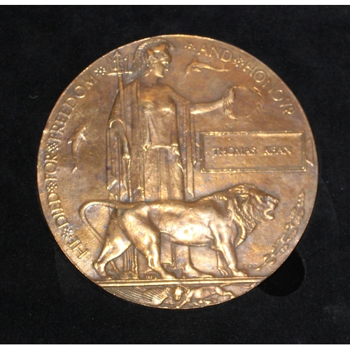10 - Australian WWI bronze memorial plaque (death penny) for Thomas Kean, in later fitted presentation bo... 