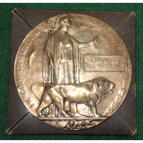 15 - Australian WWI bronze memorial plaque (death penny) for John Henry Meade, with original card box of ... 