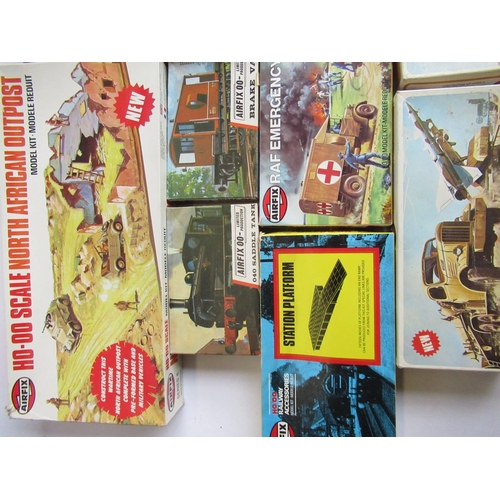127 - Owain Wyn Evans Collection - Collection of Airfix 1/76 HO/OO model kits: 10 boxed assorted models (r... 