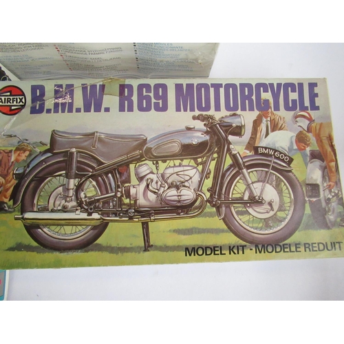 131 - Owain Wyn Evans Collection - Three motorbike model kits: Airfix 1/16 BMW R69, 04480-4, Series 4, Aos... 