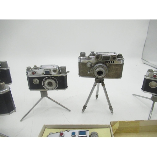 761 - Boxed Photo Flash table lighter and 6 others with stands (7)