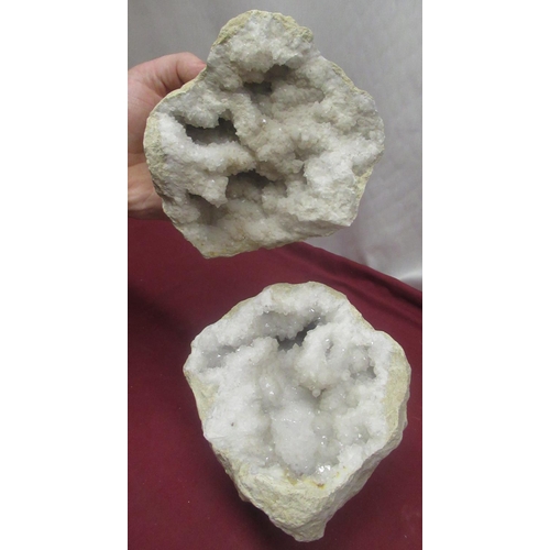 1102 - Quartz geode in two halves