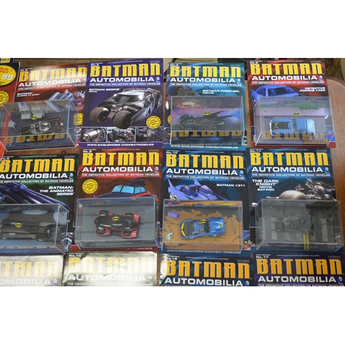 1092 - Collection of 20 Batman automobillia magazines and models by Eaglemoss collections, 1 -20 also inclu... 