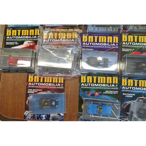 1092 - Collection of 20 Batman automobillia magazines and models by Eaglemoss collections, 1 -20 also inclu... 