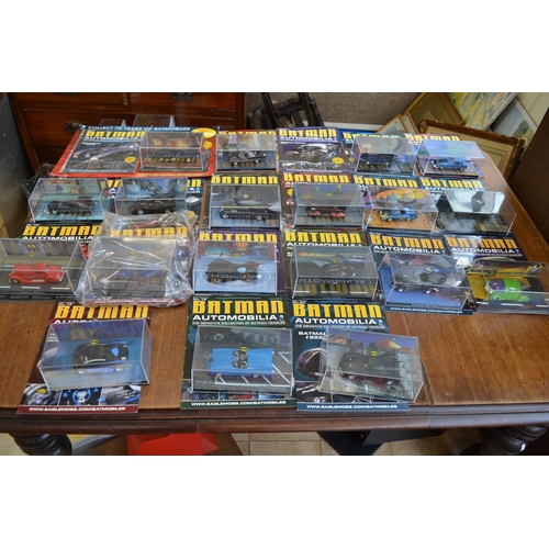 1092 - Collection of 20 Batman automobillia magazines and models by Eaglemoss collections, 1 -20 also inclu... 