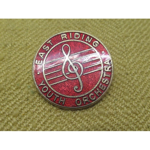 930 - Small selection of various music and dance related pin and other badges including Hard Rock Café 15t... 