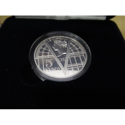 1042 - Royal Mint 2001 Silver Proof Victorian Crown with COA encapsulated, cased and in card slips, Royal M... 