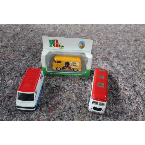 862 - Mixed large collection of miscellaneous cars and vehicles inc. boxed PG Tips van, Corgi Volkswagen, ... 