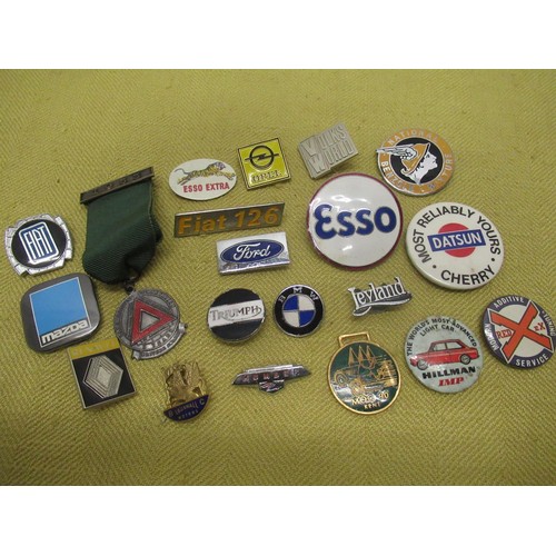 920 - Collection of various car related pin and other badges including Fiat 126, Mazda, BMW, etc