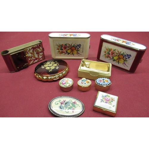 945 - Collection of vintage compacts in the form of cameras, two pill boxes with miniature mosaic to lid