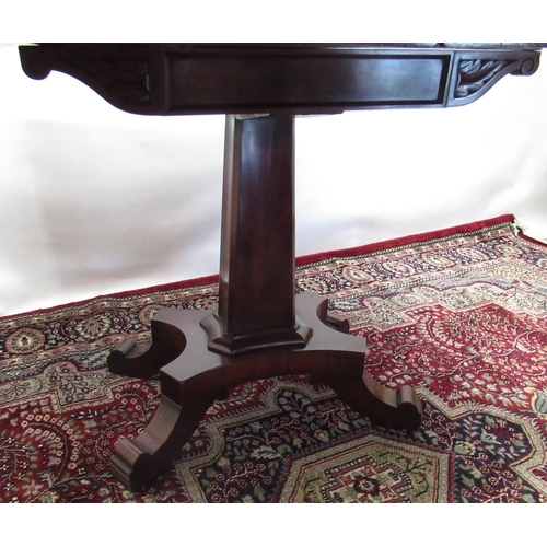 1326 - Will.IV mahogany tea table, hinged swivel folding top on scroll feet, H75cm, W92cm