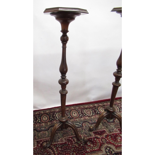 1315 - Pair of Queen Anne style walnut tripod torchères, circular tops on knopped baluster columns, H107cm ... 