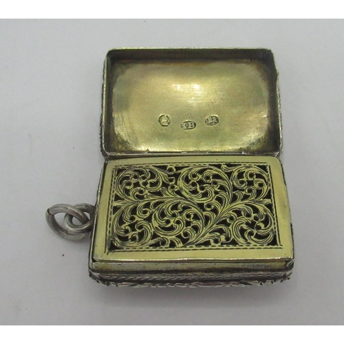 1073 - Will.IV hallmarked silver rectangular vinaigrette, engine turned with cast border, gilt interior and... 