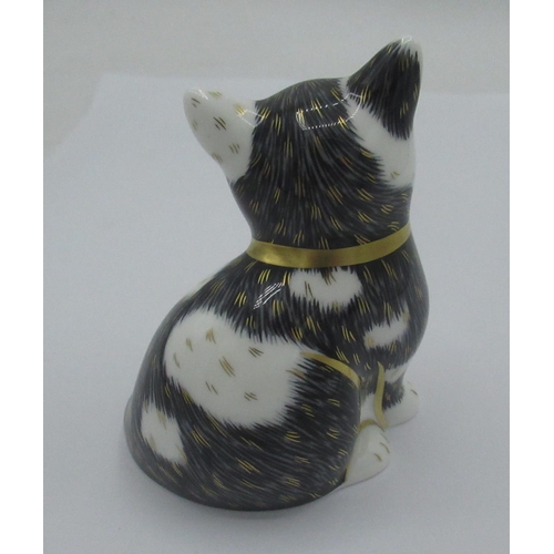 262 - Royal Crown Derby black & white Kitten paperweight, with gold stopper