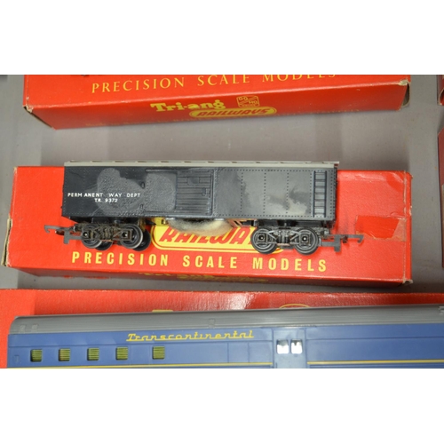 783 - Collection of mostly boxed Tri-ang HO/OO wagons and carriages incl. R128 