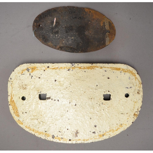 796 - Two cast iron wagon plates, 1 from the Lancashire Wagon Company ltd, L18.2cm, and Standard 12 tons, ... 