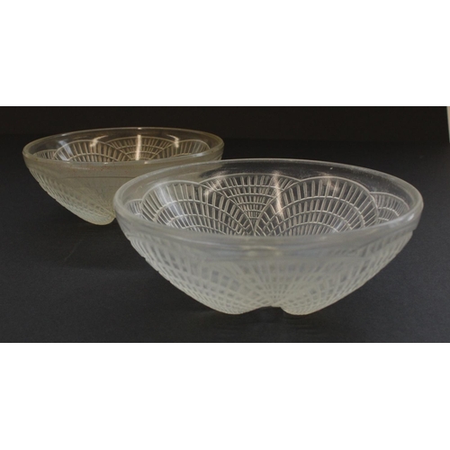 857 - Pair of c.1930's R. Lalique opalescent small glass bowls in the Coquille pattern, W13cm