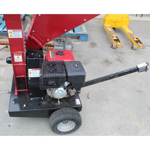 1223 - Titan Pro petrol wood shredder with electronic ignition, on own trailer