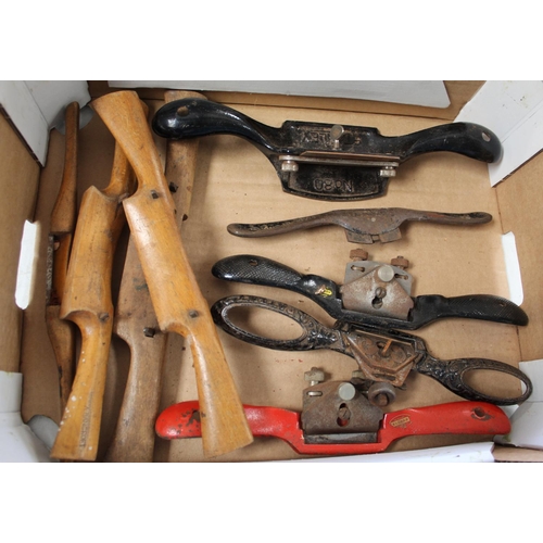 1240 - Collection of Stanley draw planes (5) and four wooden draw planes