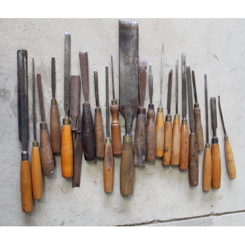 1243 - Collection of woodworking chisels of various sizes (23)