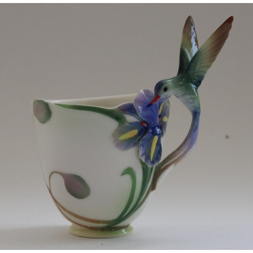 865 - Franz Pottery FZ00129, cup with humming bird handle