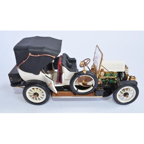 823 - 2 1/24 scale Franklin Mint die-cast model cars:
1910 Rolls Royce Ghost, model only, no box, COA etc ... 