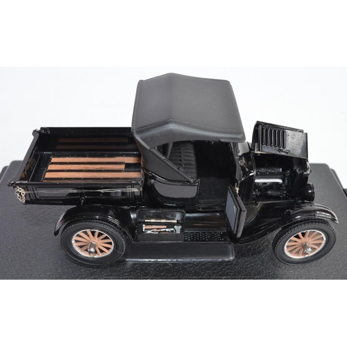 825 - A 1/24 Sun Star 1925 Ford Model T Roadster Pickup (closed) item no 1860. Attached to base.