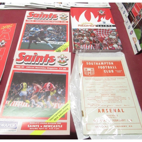 994 - Southampton FC programmes, 12th Feb.1966 vs Arsenal, 8 from the 1987-88 season, 2 from 1988-89 seaso... 
