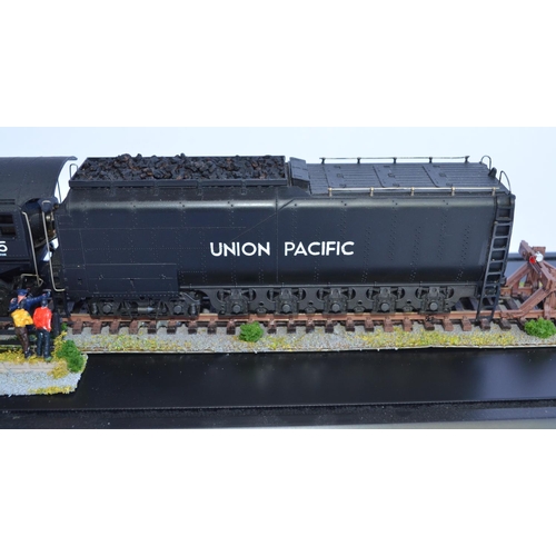 702 - An HO gauge Rivarossi Brevaltato 4-8-8-4 Union Pacific  4005 