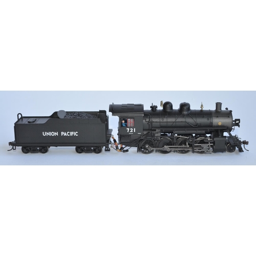 708 - A boxed Bachmann Spectrum Master Railroader Series Baldwin 2-8-0 Consolidation & Tender steam loco.