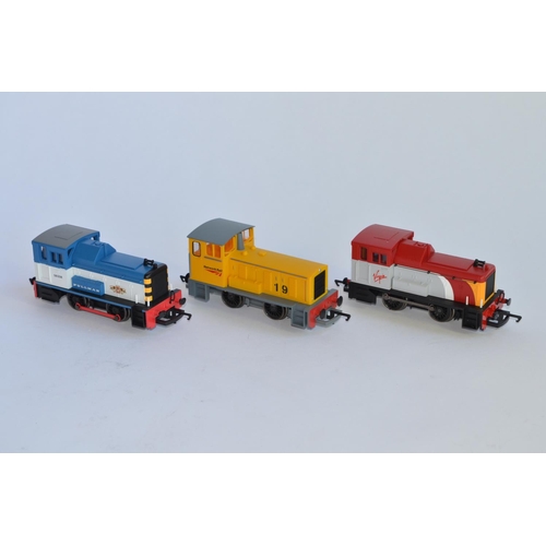 714 - 3 boxed Hornby 0-4-0 diesel shunter model trains:
R2783 Class 06 Shunter Club Loco '06008', vacuum p... 