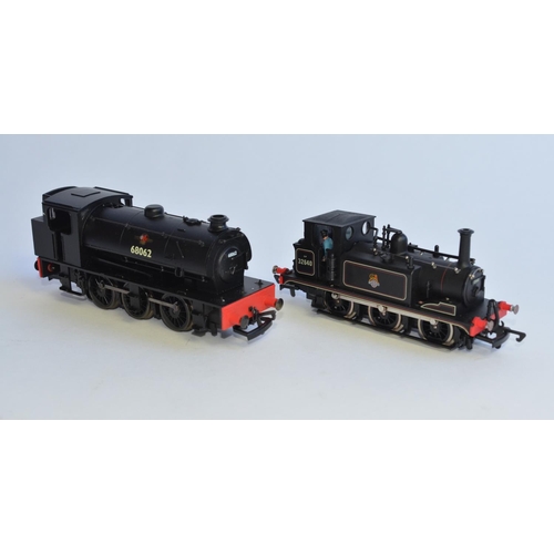 718 - 2 boxed OO gauge Dapol 0-6-0 Tank Engines:
D-009 J94 BR 68062 Black Bunker Extension . Model excelle... 