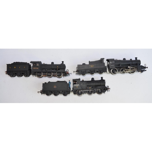 742 - 3 OO gauge (2 Hornby, 1 Tri-Ang) electric train models. All repainted in matt black wartime colours,... 