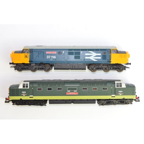 750 - 2 OO gauge diesel locomotives, no boxes, instructions etc:
Hornby Class 55 Deltic 